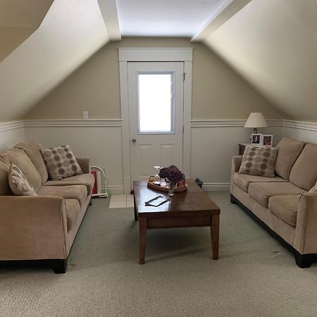 ナイアガラオンザレイク The Red Coat Bed & Breakfast エクステリア 写真