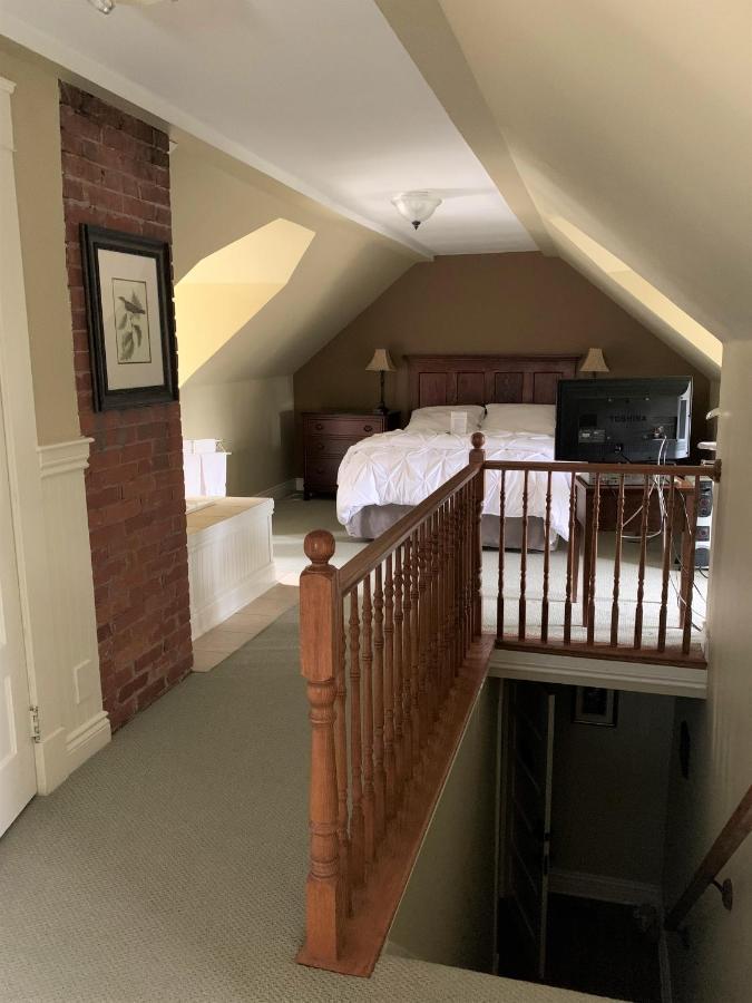 ナイアガラオンザレイク The Red Coat Bed & Breakfast エクステリア 写真